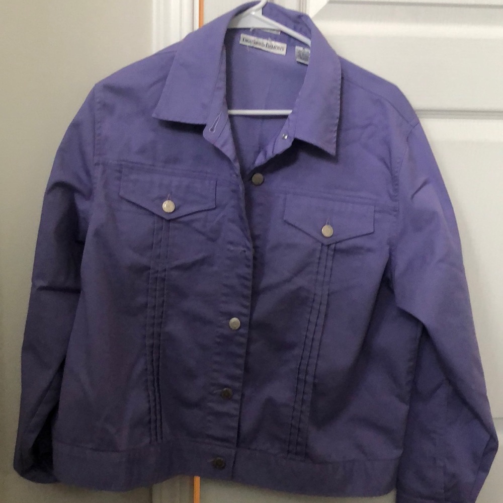 Light weight jacket